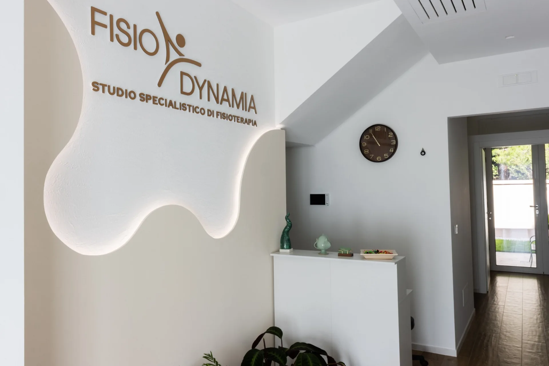 Dettaglio della reception Fisio Dynamia